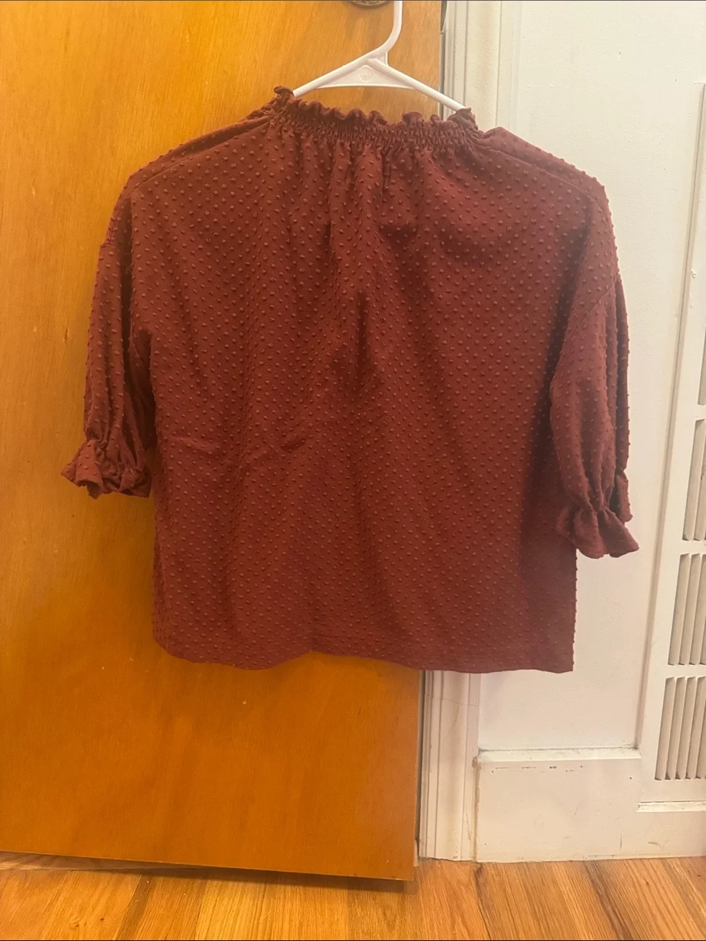 Madewell Size XS Women’s Rust Textured Ruffle Neck Blouse